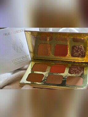 True + Luscious Lucky Glow Palette — Highlight And Bronze